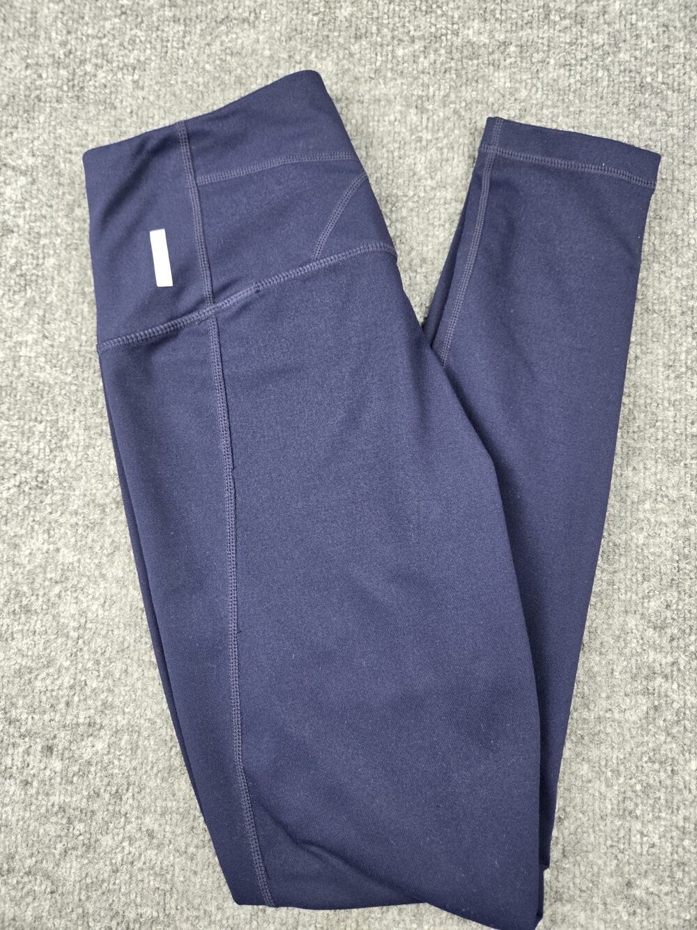 Zella womens navy blue capris with detailed bottoms size medium #1044